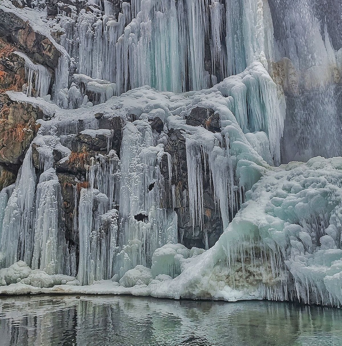 Hidden in the Mist: A Visit to Drung Waterfall, Kashmir's Secret Gem